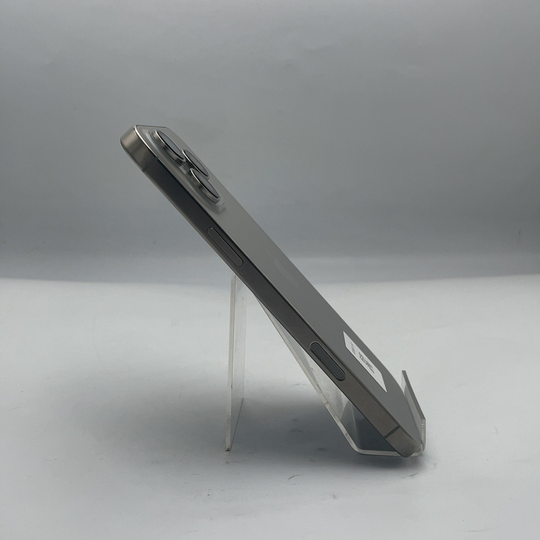 iPhone 16 Pro Max 256GB Natural Titanium eSim (96%) - Imagen 3