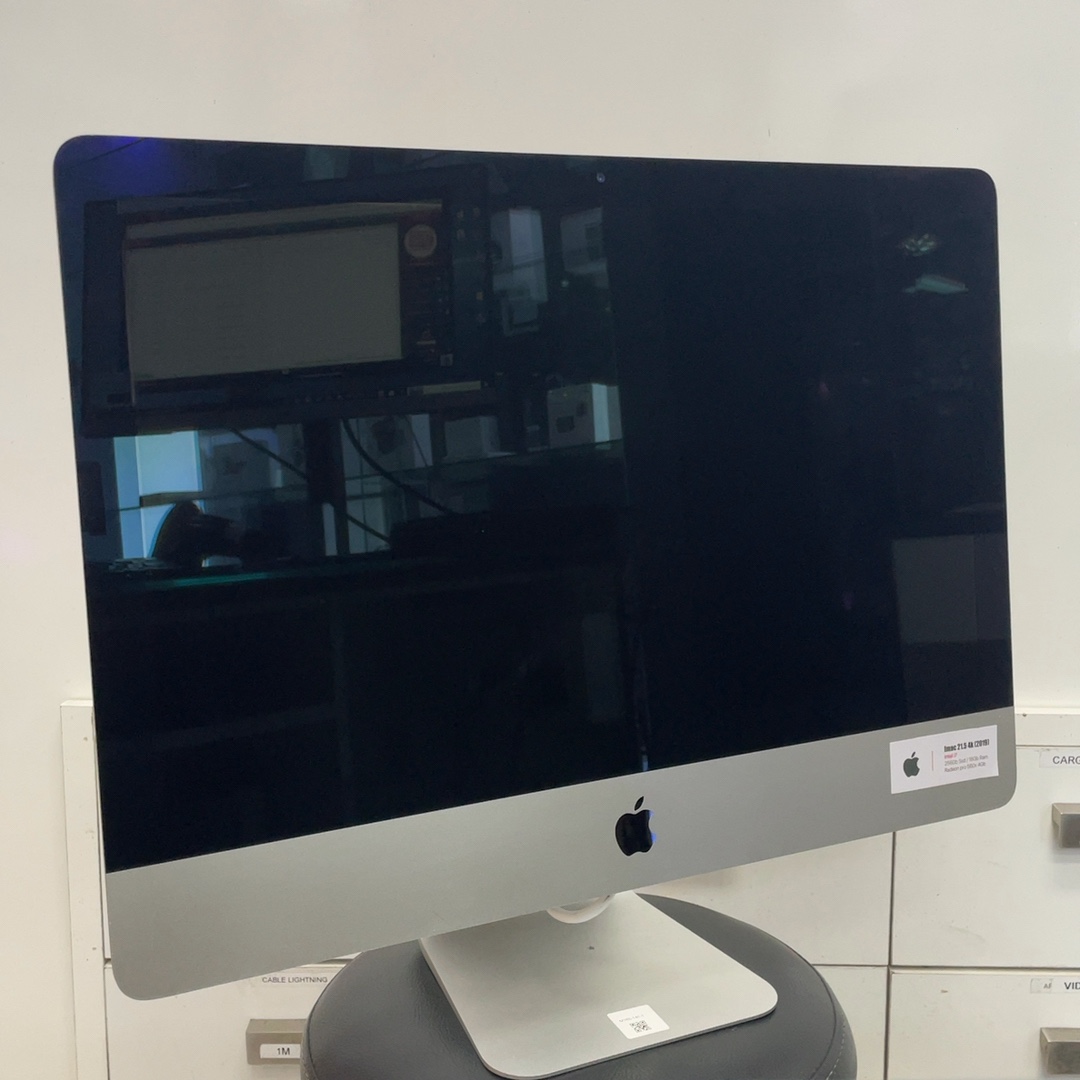 IMAC 21.5 (4K) 2019, 16GB RAM (2667 Mhz DD4), Core i7 3.2Ghz de 6 nucleos, 256GB SSD, Radeon Pro 560X 4GB - Imagen 2